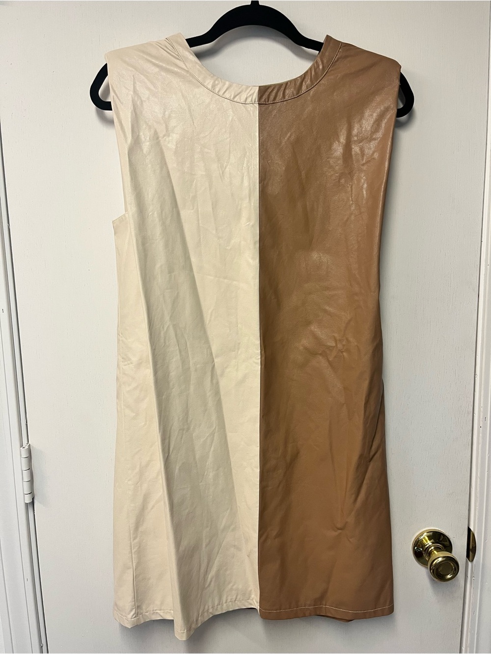 Gilli Two-Tone Sleeveless Shift Dress in Cream and Brown